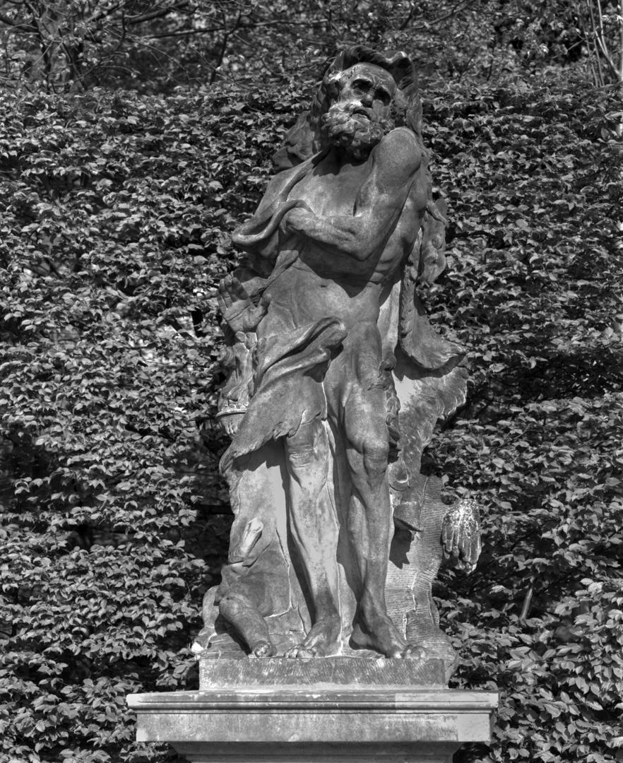 Die Skulptur des Winters im Barockgarten Großsedlitz