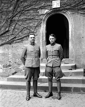 Hauptmann Machiel van den Heuvel und Leutnant Gerrit Dames im Offiziersgefangenenlager Colditz 