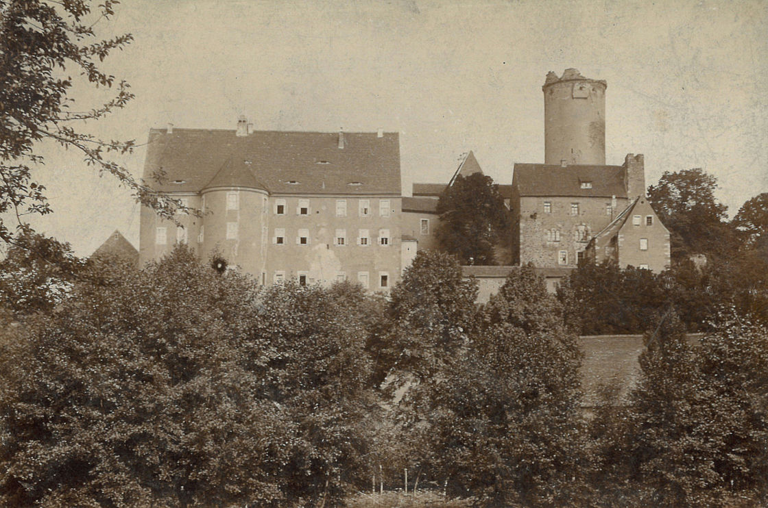 Eine alte Postkarte der Burg Gnandstein