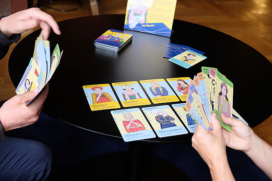 Das "Drahtzieherinnen-Quartett" mit ausschließlich weiblichen Fürstinnen als Spielfiguren. 